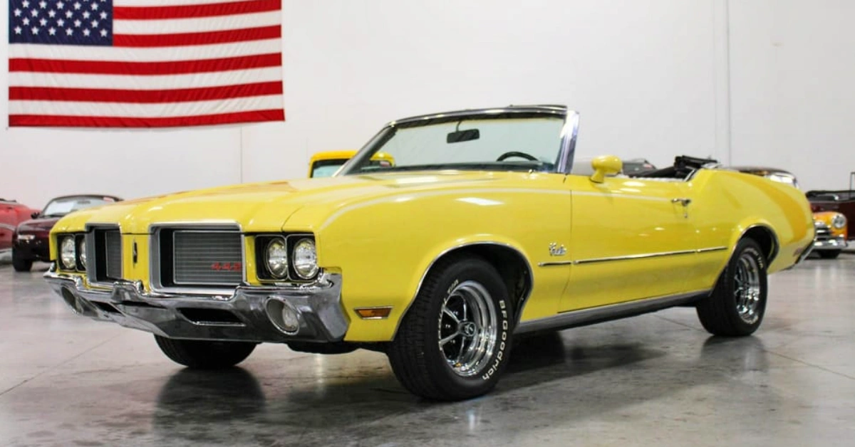 The 1972 Oldsmobile 442 Sunfire Convertible: A Radiant Muscle Car Classic Blending Vintage Style with Modern Upgrades