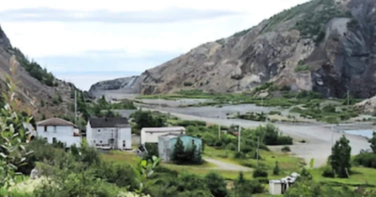 Canada’s Tiniest Town Faces a Quiet Farewell: The Final Chapter for Tilt Cove’s Last Residents in 2025